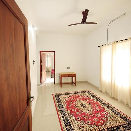 Tellicherry Daffodil Rooms - Non Ac מראה חיצוני תמונה